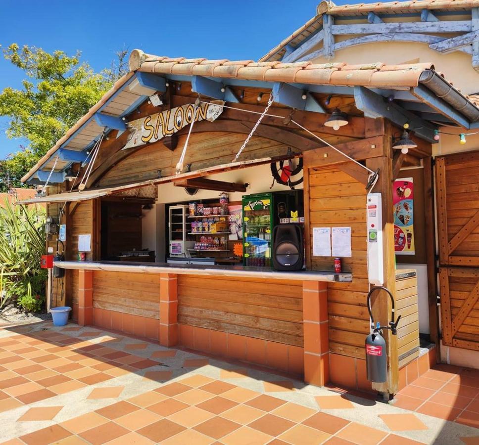 Camping Insolite Le Haut Village 圣米歇尔-谢夫谢夫 外观 照片