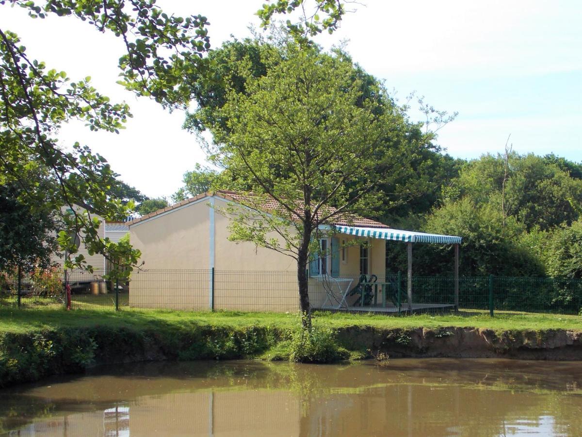 Camping Insolite Le Haut Village 圣米歇尔-谢夫谢夫 外观 照片