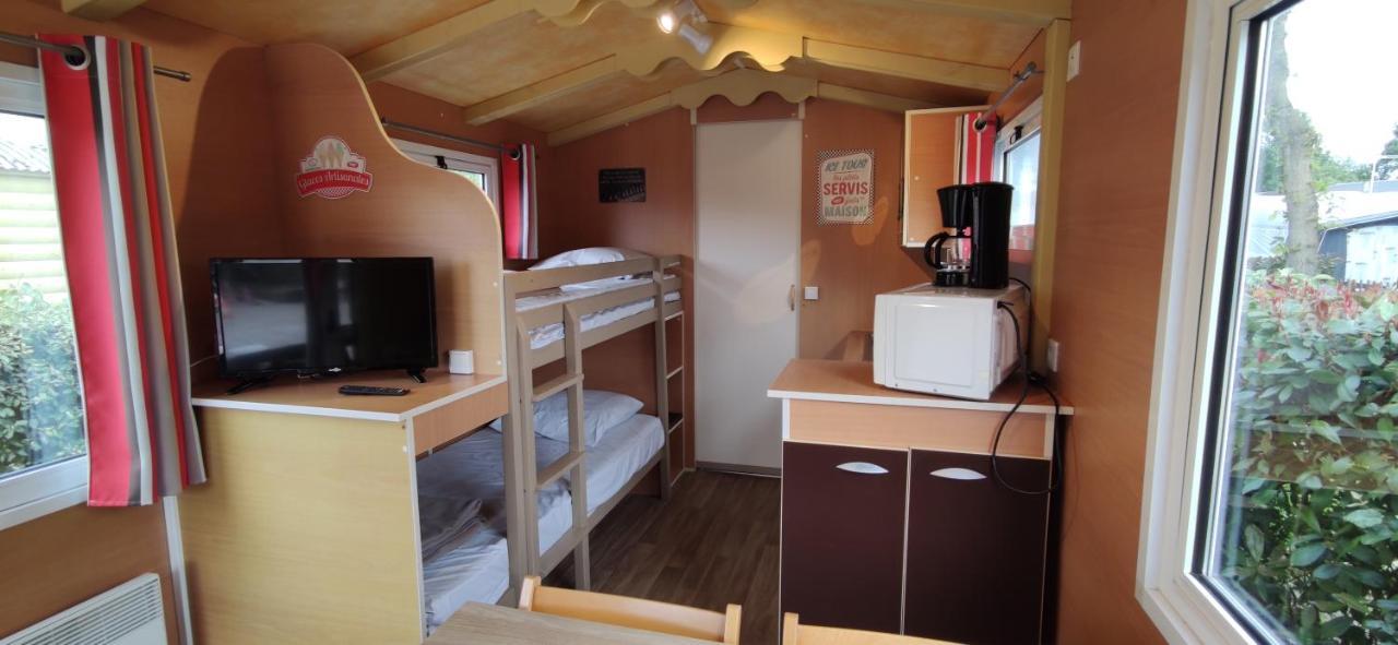 Camping Insolite Le Haut Village 圣米歇尔-谢夫谢夫 外观 照片