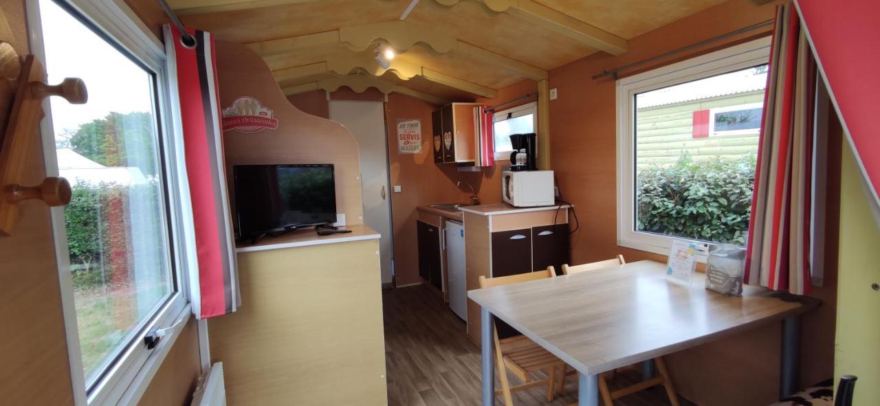 Camping Insolite Le Haut Village 圣米歇尔-谢夫谢夫 外观 照片