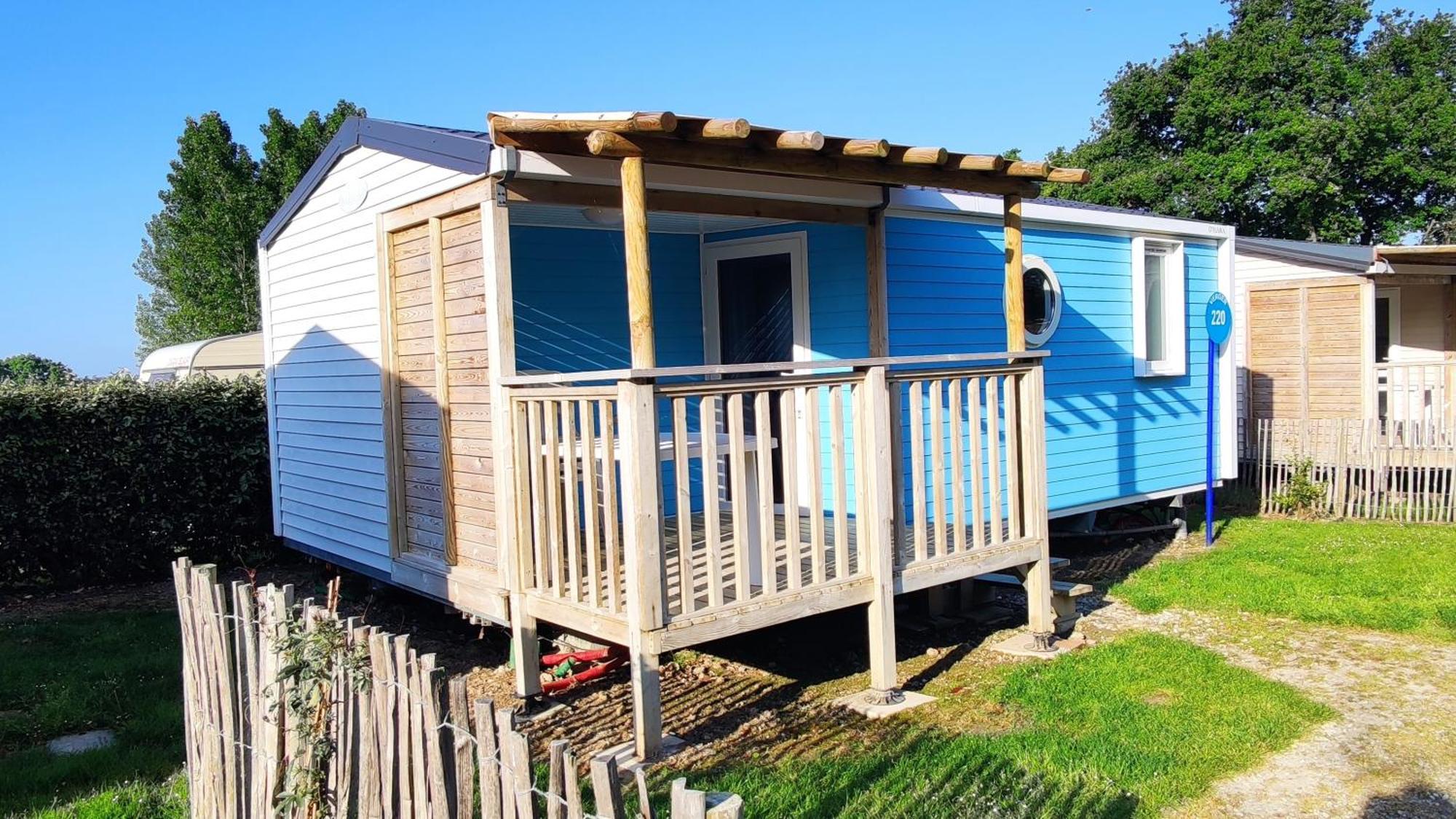 Camping Insolite Le Haut Village 圣米歇尔-谢夫谢夫 外观 照片