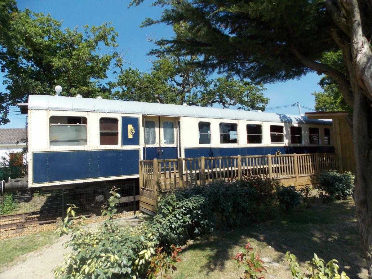 Camping Insolite Le Haut Village 圣米歇尔-谢夫谢夫 外观 照片