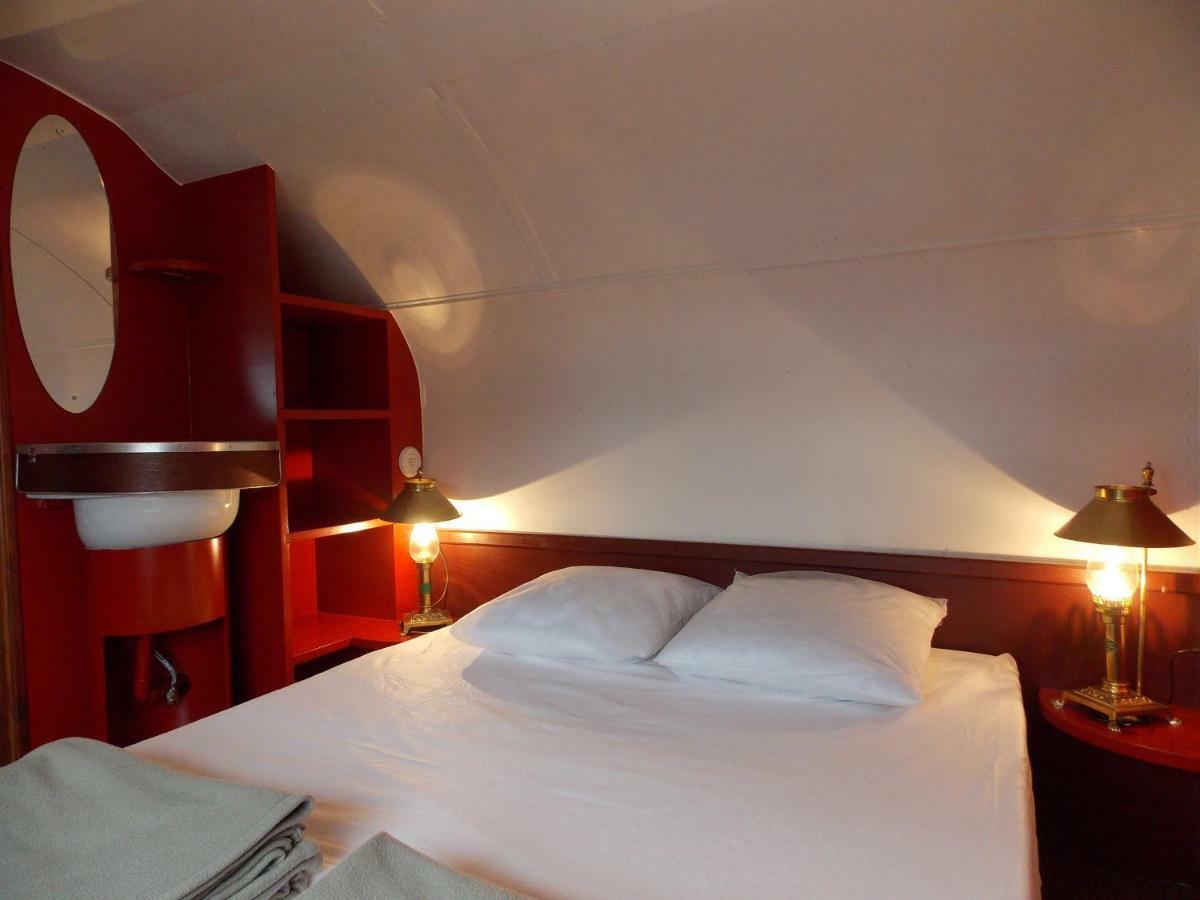 Camping Insolite Le Haut Village 圣米歇尔-谢夫谢夫 外观 照片